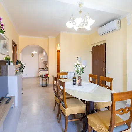 Appartement Casagiulia - Relaxterrace 4min Walk Station Colonna