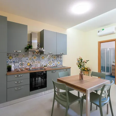 Appartement Casagiulia - Relaxterrace 4min Walk Station Colonna