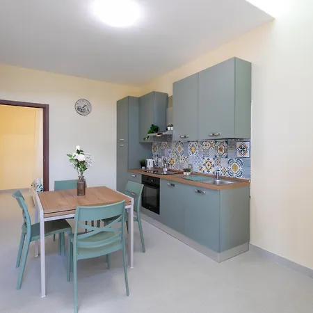 Casagiulia - Relaxterrace 4min Walk Station Colonna