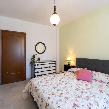 Appartement Casagiulia - Relaxterrace 4min Walk Station Colonna