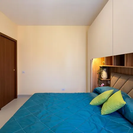 Апартаменты Casagiulia - Relaxterrace 4Min Walk Station *