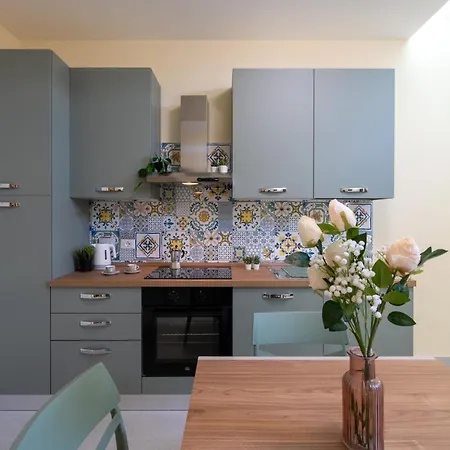 Casagiulia - Relaxterrace 4min Walk Station Colonna