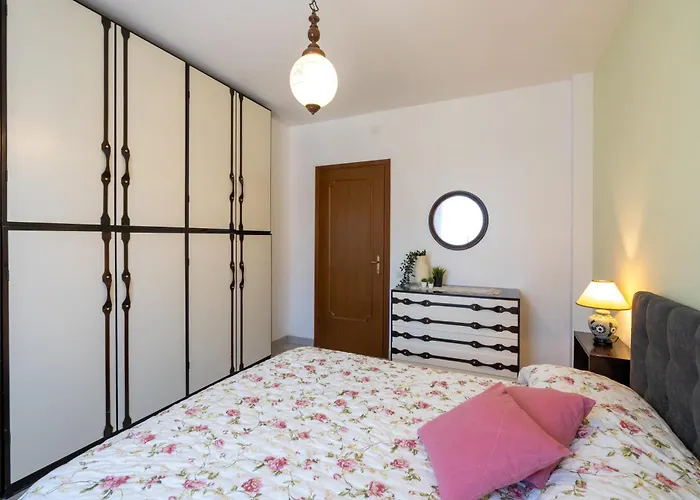 Апартаменты Casagiulia - Relaxterrace 4Min Walk Station